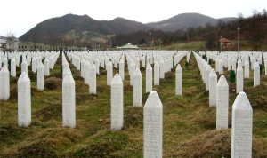 Srebrenica_massacre_memorial_gravestones_2009_1